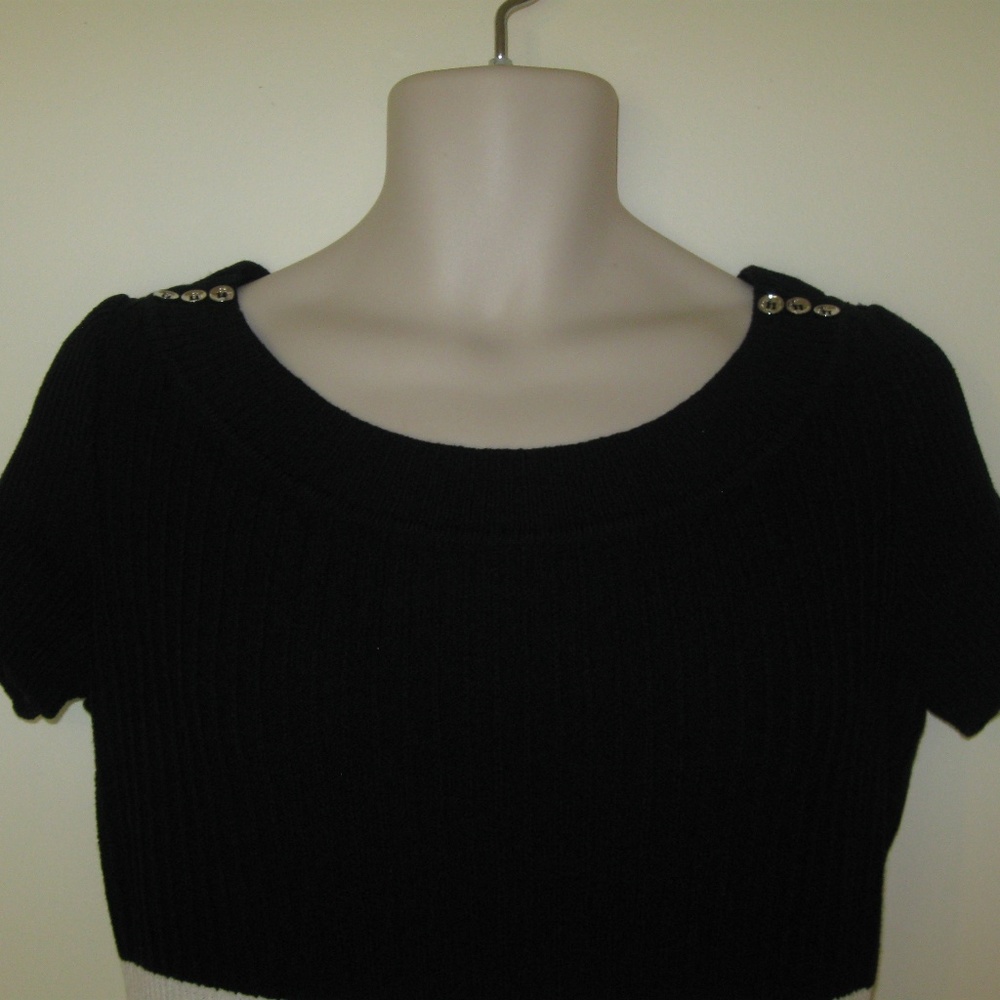 *LIKE NEW* ST.JOHN SPORT DRESS  BLACK&WHITE IN MED - Picture 3 of 7